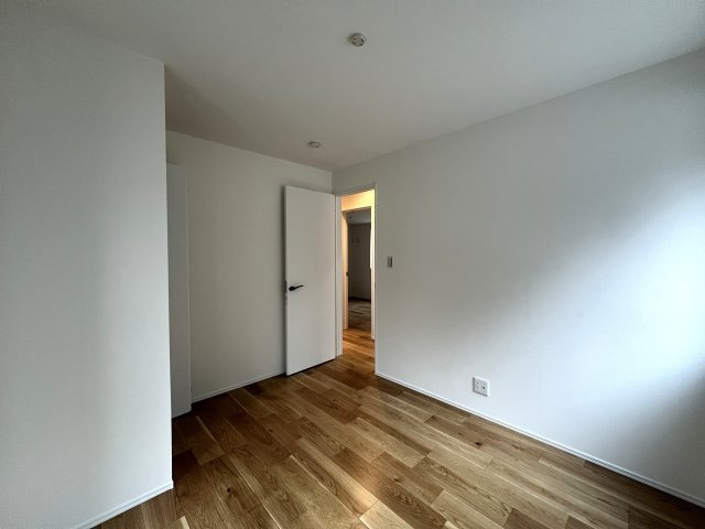 地名に台がついてるけどココは平坦！静かで落ち着いた街です私みたいに。【中区豆口台新築戸建】の洋室|広々とした洋室です