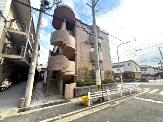 サンフォーレ岡本の外観