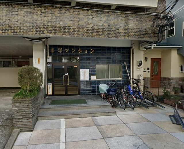 東洋マンションのエントランス