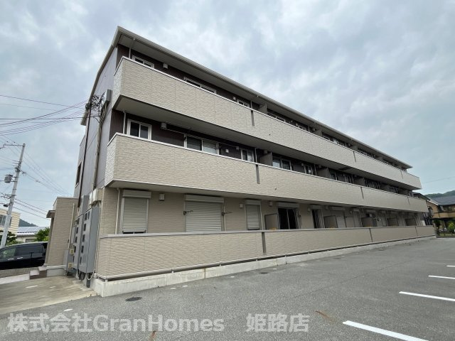 ノア東山Ａ棟　Ａ棟の外観