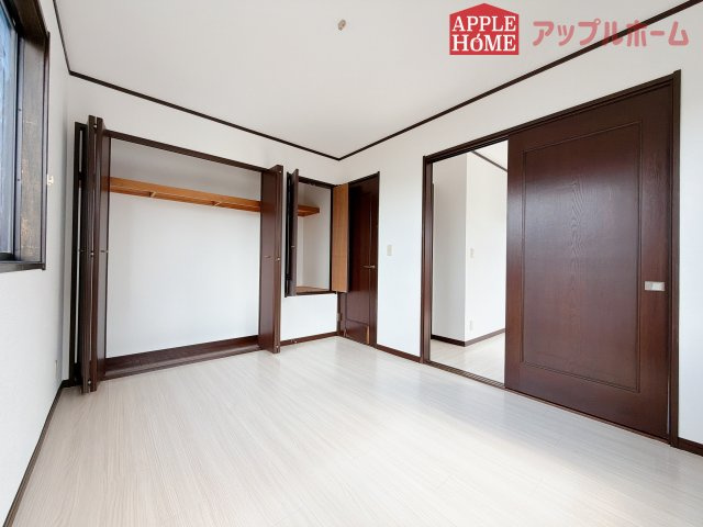 熊谷市石原1期中古戸建の洋室|２階居室は全室収納あり！たっぷりある収納活用でお部屋もキレイを保てます♪