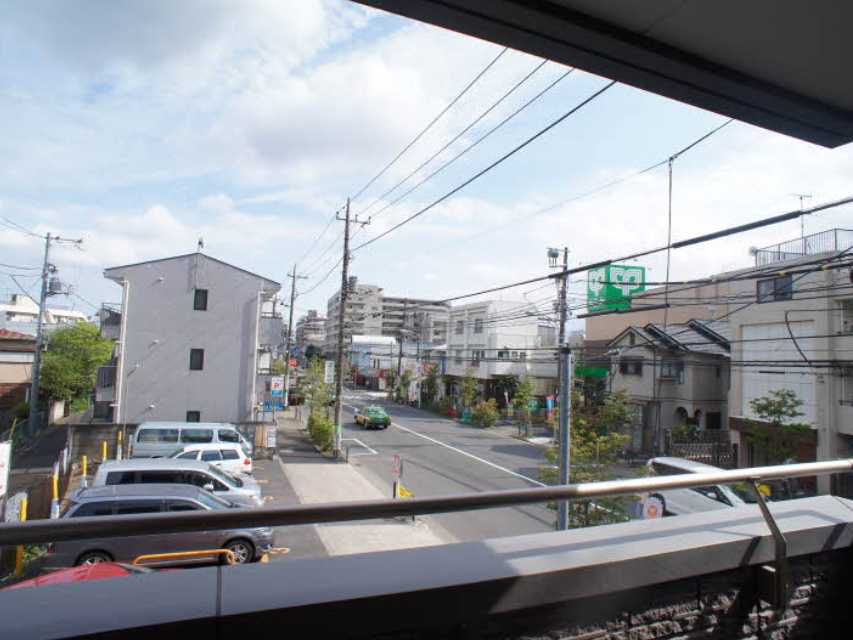 パークアヴェニュー下馬　南西角部屋　敷金0　二面採光の展望