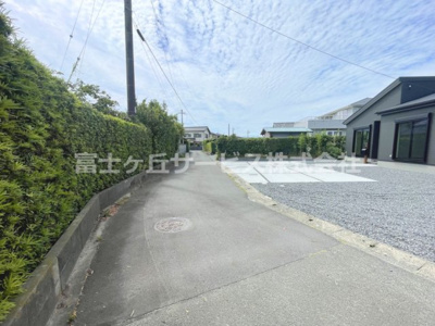 【前面道路含む現地写真】 | 掛川市大渕 2期 新築一戸建て | 前面道路含む現地写真です
