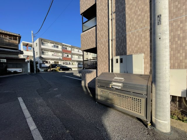 ロイヤルハイツの玄関
