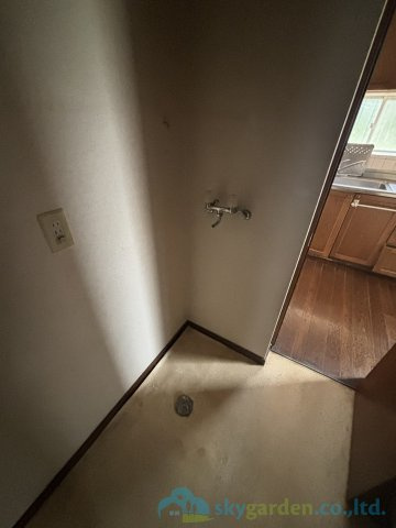 平塚市御殿四丁目　中古戸建のランドリースペース