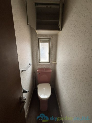 平塚市御殿四丁目　中古戸建のトイレ