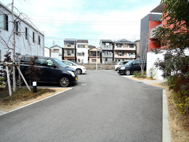 HGTコート高槻の駐車場