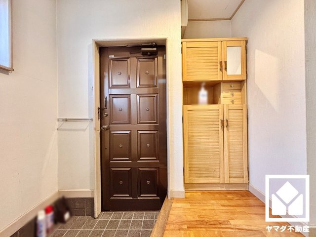 大津市本宮2丁目　の玄関