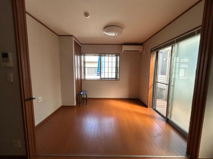 岸和田市池尻町　中古戸建の居間・リビング