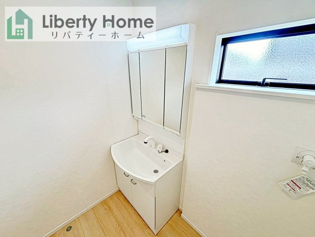 下妻市鬼怒第7　新築戸建の独立洗面台|同形状・同仕様