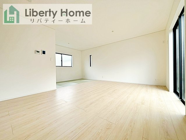 下妻市鬼怒第7　新築戸建の居間・リビング|同形状・同仕様