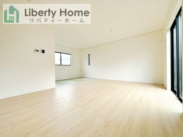 下妻市鬼怒第7　新築戸建の居間・リビング