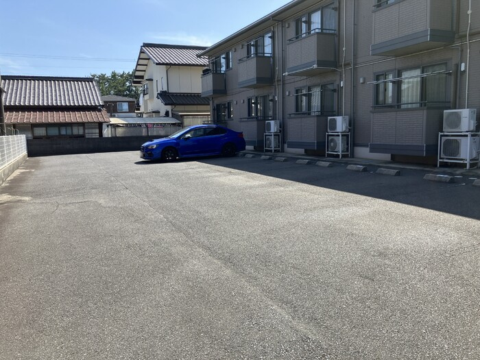 セジュール浅江の駐車場