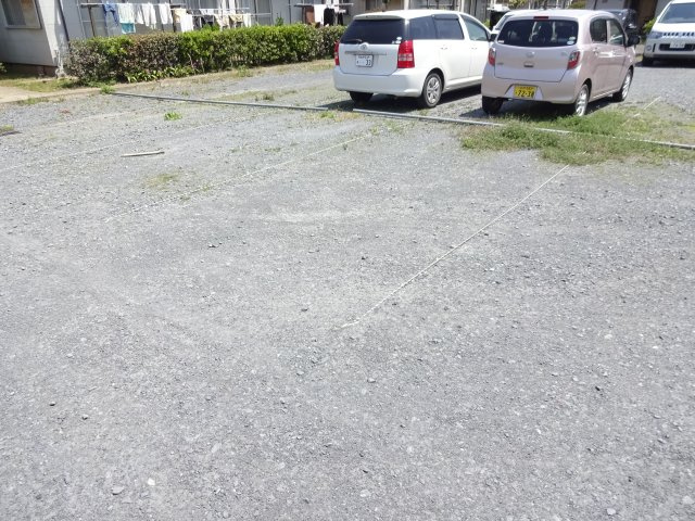 アイビス土合タウンの駐車場