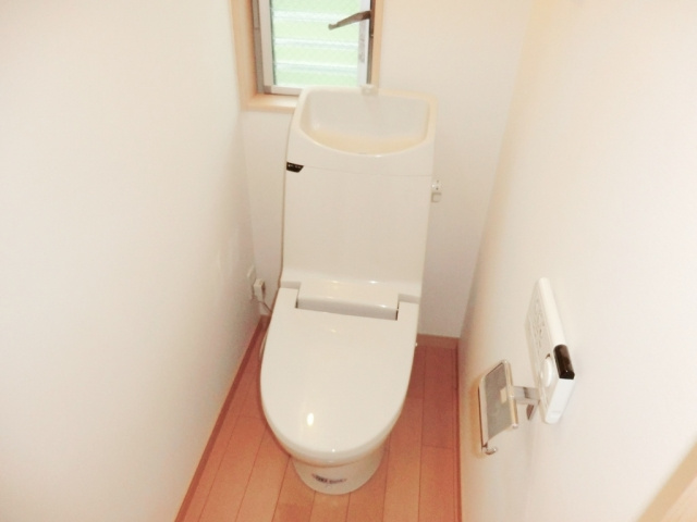 ウォシュレット付きのトイレです♪