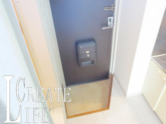 サクセスＡ棟の玄関|別号室の参考写真です。