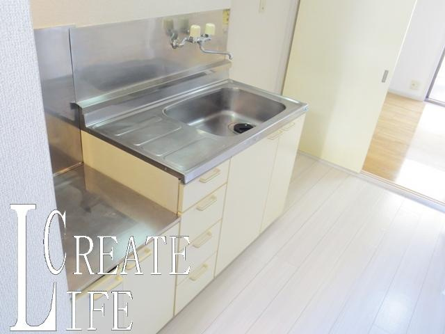 サクセスＡ棟のキッチン|別号室の参考写真です。