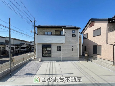 【駐車場】 | ブルーミングガーデン　久喜市緑1丁目2期　1号棟 | お車を並列で3台駐車可能です(車種によります)。