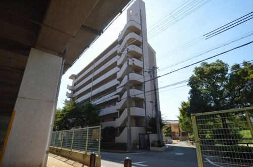 モニタ付きインターホンついてます♪
