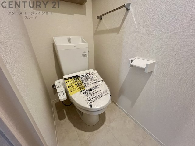 温水洗浄便座機能付きのトイレです！