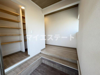 【玄関】 | 下有佐戸建