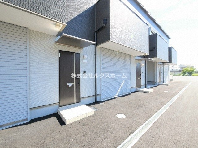 MONO Place 摂津のエントランス