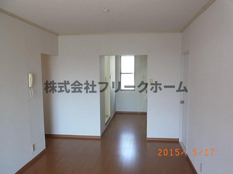 武蔵野市境２丁目のアパートの居間・リビング