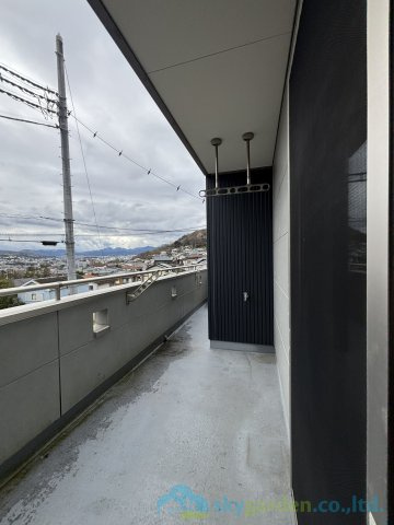 秦野市曽屋　中古戸建のバルコニー