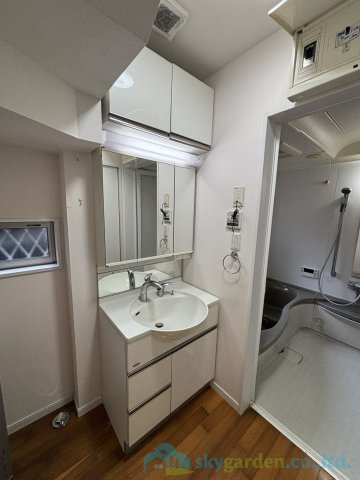 秦野市曽屋　中古戸建の独立洗面台