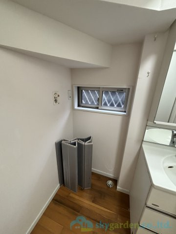 秦野市曽屋　中古戸建のランドリースペース
