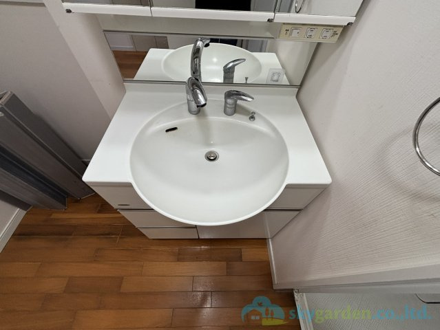秦野市曽屋　中古戸建の独立洗面台