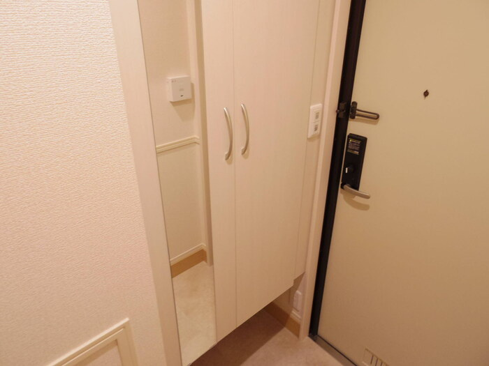 ドルチェ・ヴィータの玄関|シューズボックス