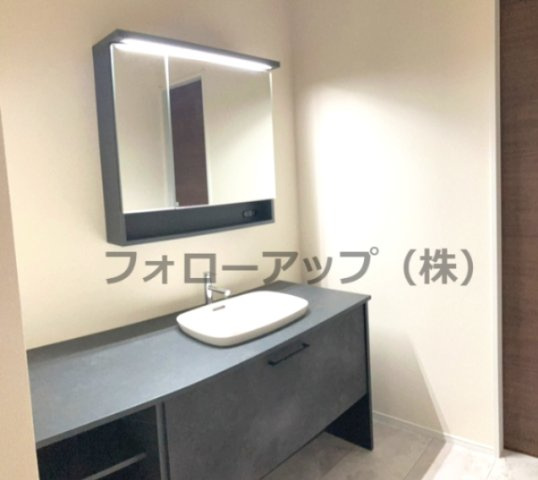 リーブルガーデン小郡市大崎第六の独立洗面台|朝の支度にも助かる、独立の洗髪洗面化粧台