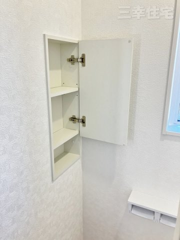 碧南市汐田町の収納|トイレにも便利な収納棚あります