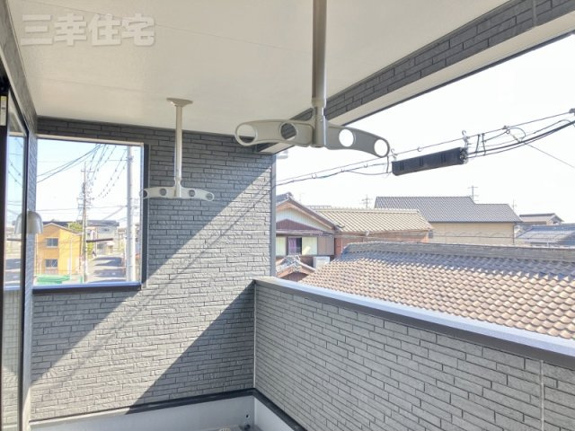 碧南市汐田町のバルコニー|陽光・通風を確保した南向きの快適空間