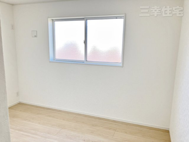 碧南市汐田町の洋室|北面でも明るい洋室6.5帖