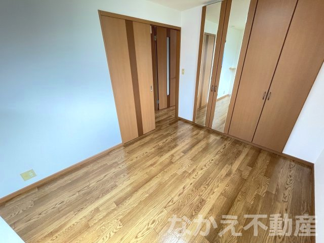 【寝室】 | 落ち着いた色調の寝室です