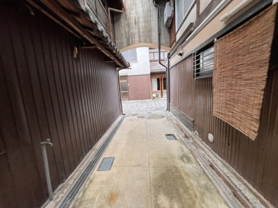 【前面道路含む現地写真】 | 西脇市西脇　長屋