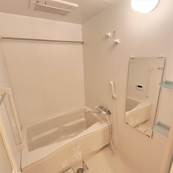 グランシャリオ栄の浴室