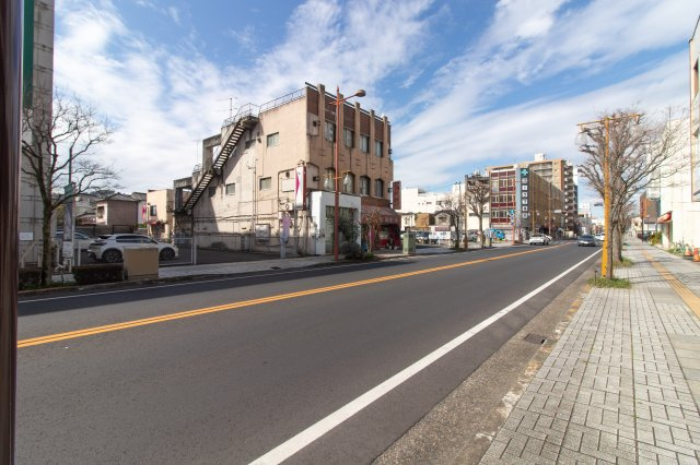 足利市通３丁目の売地の前面道路含む現地写真