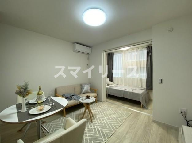 KEIAI RESIDENCE 南柏の居間・リビング