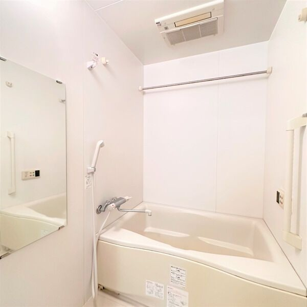 グランシャリオ栄の浴室