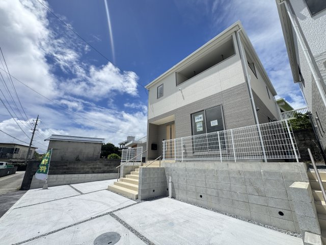 糸満市兼城　第4（全3棟）の外観|1号棟　並列駐車3台可♪EV車充電設備付き♪