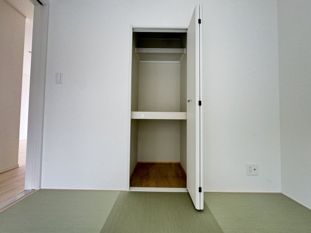 糸満市兼城　第4（全3棟）の収納|1号棟　和室6帖＋収納付き♪