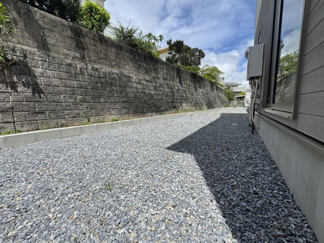 糸満市兼城　第4（全3棟）の庭|1号棟　お庭付き♪