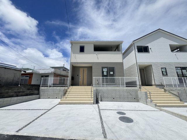 糸満市兼城　第4（全3棟）の外観|1号棟　並列駐車3台可♪EV車充電設備付き♪