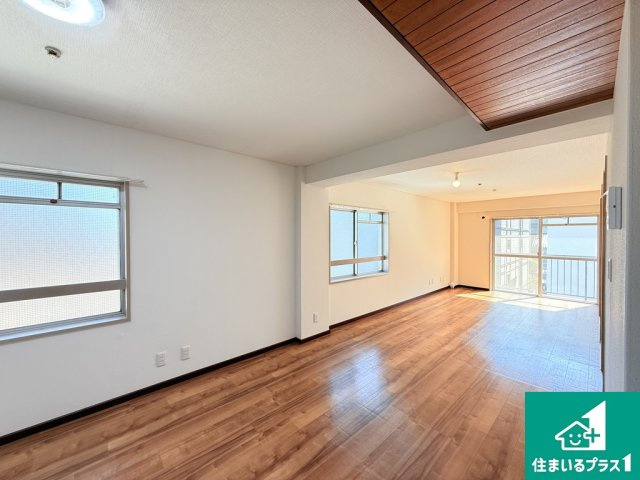 帝塚山中央マンションのエントランス|建物の内部です