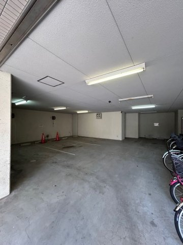 スカイコートの駐車場