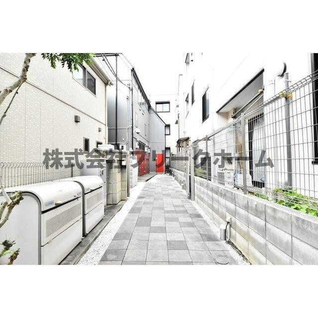 武蔵野市吉祥寺本町３丁目のアパートのロビー