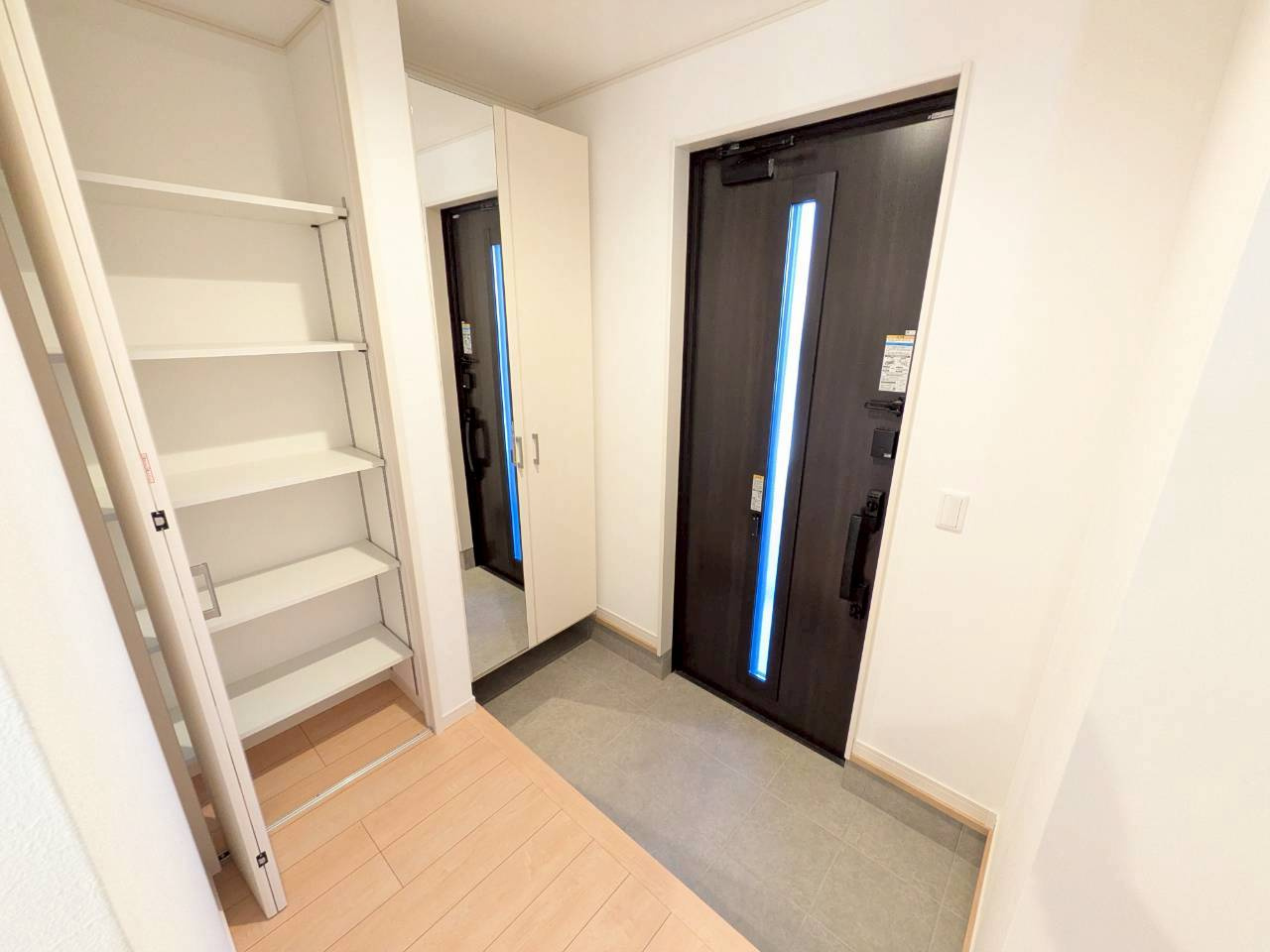 中古戸建ての玄関